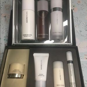 2 AMOREPACFIC Gift Sets (7 Travel Sized Products)
